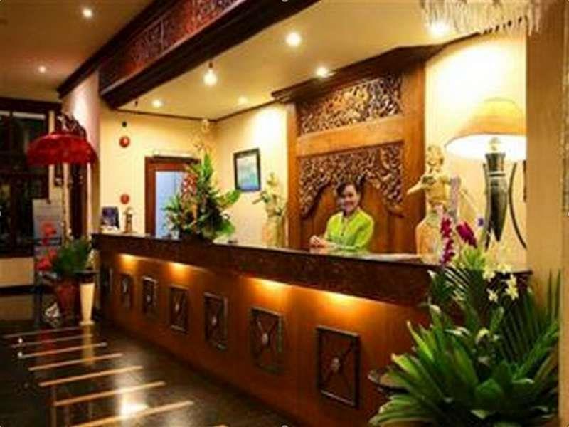 Equator Hotel Surabaya Eksteriør billede